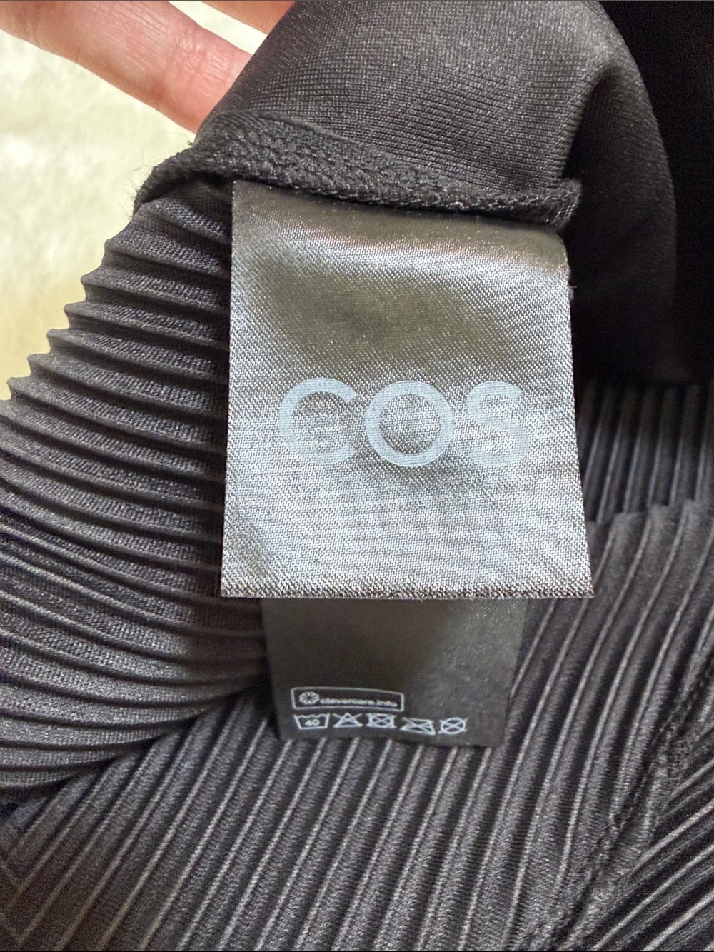 COS Black Ribbed High-Waist Knit Shorts - Picture 7 of 11